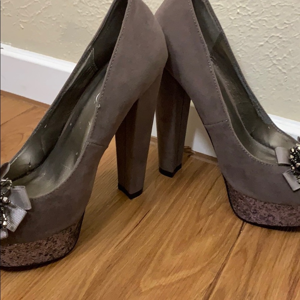 Also shoes - Picture 4 of 4